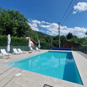 Bord De Avec Piscine Appartement